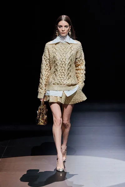Look 30